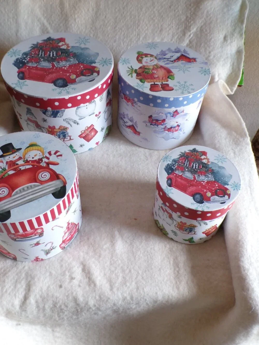 4 Holiday Boxes Round Gift Boxes Unique Fun Festive Winter Design Stacking NEW